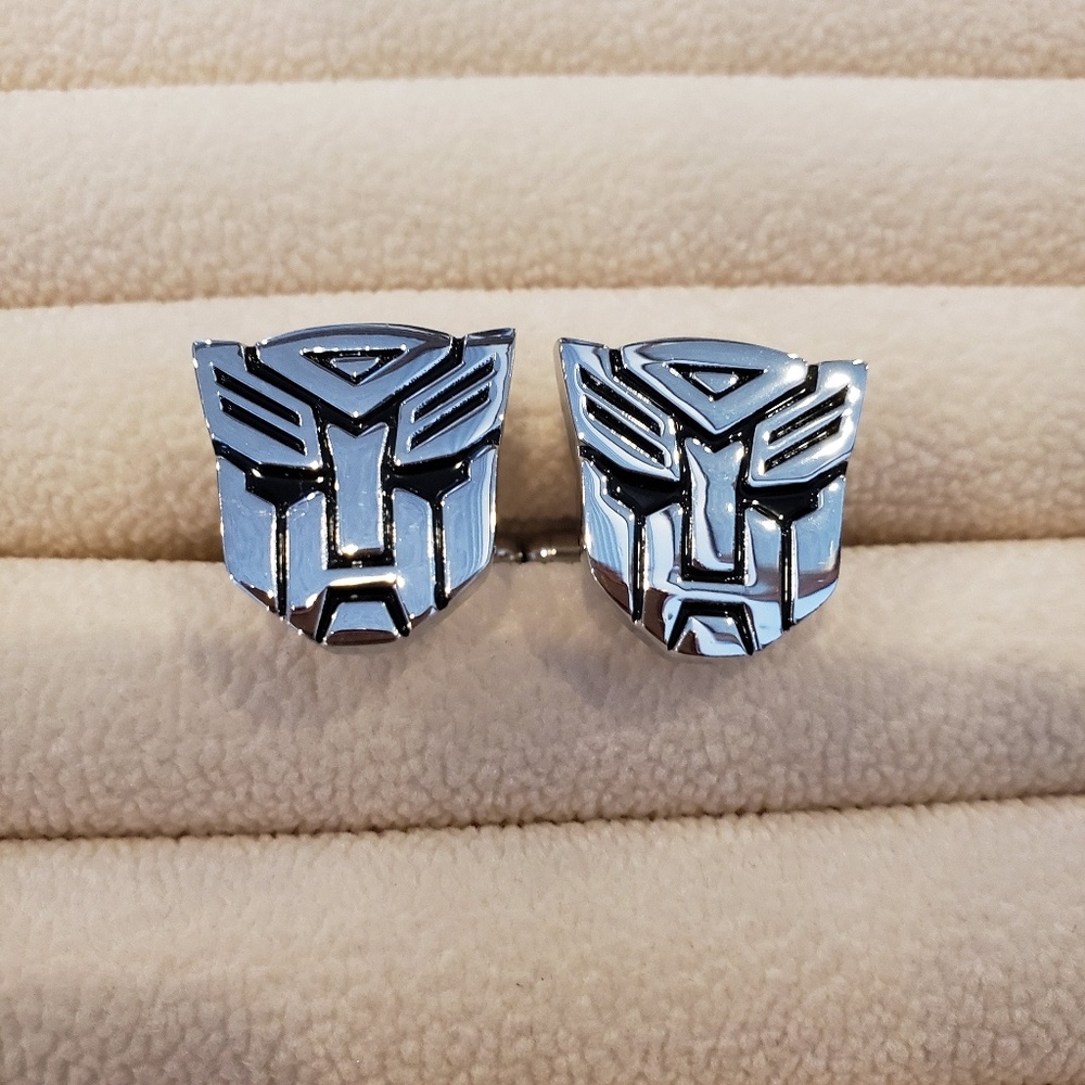 Transformers Autobot Cufflink NIB